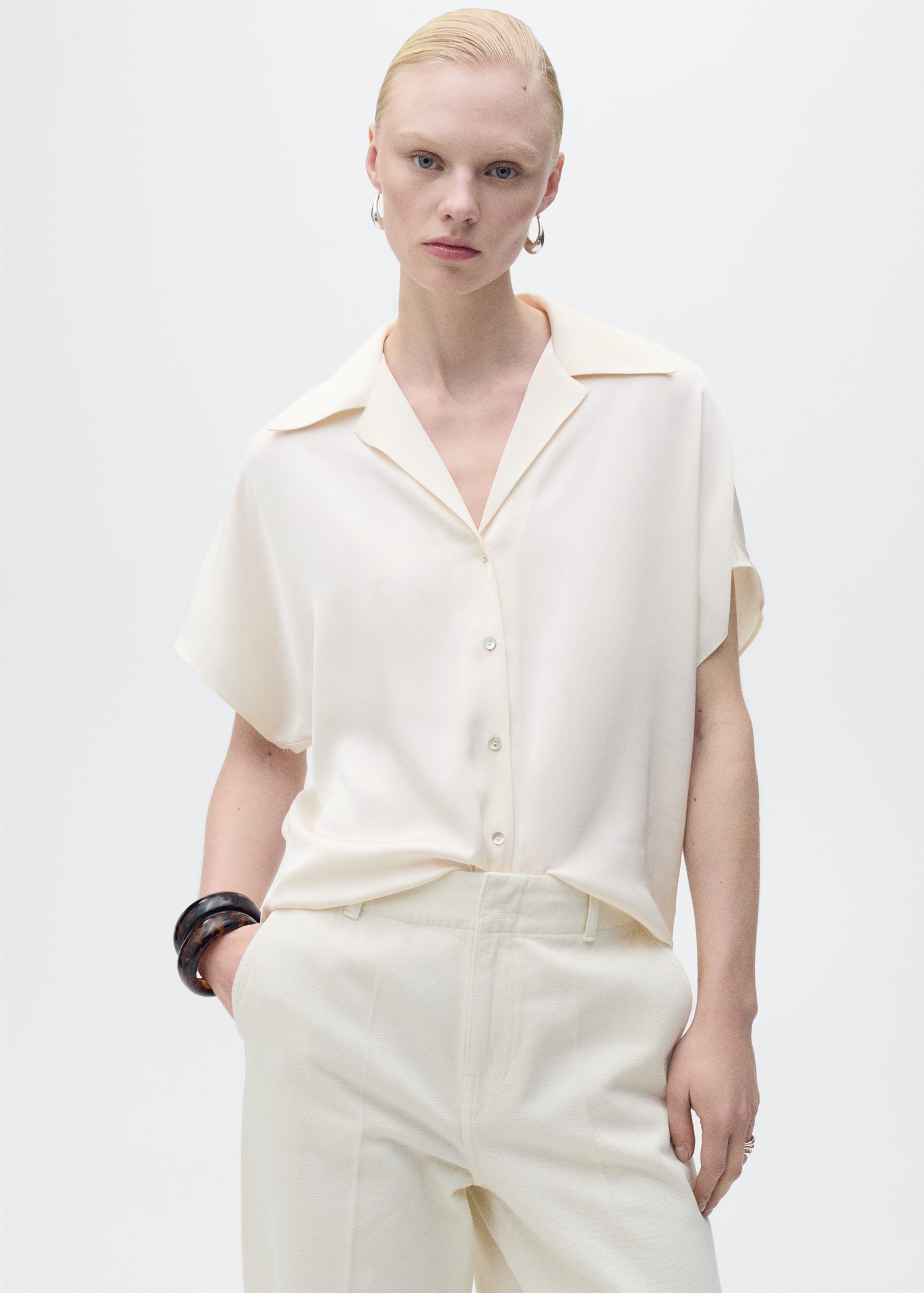 Short-sleeved satin shirt