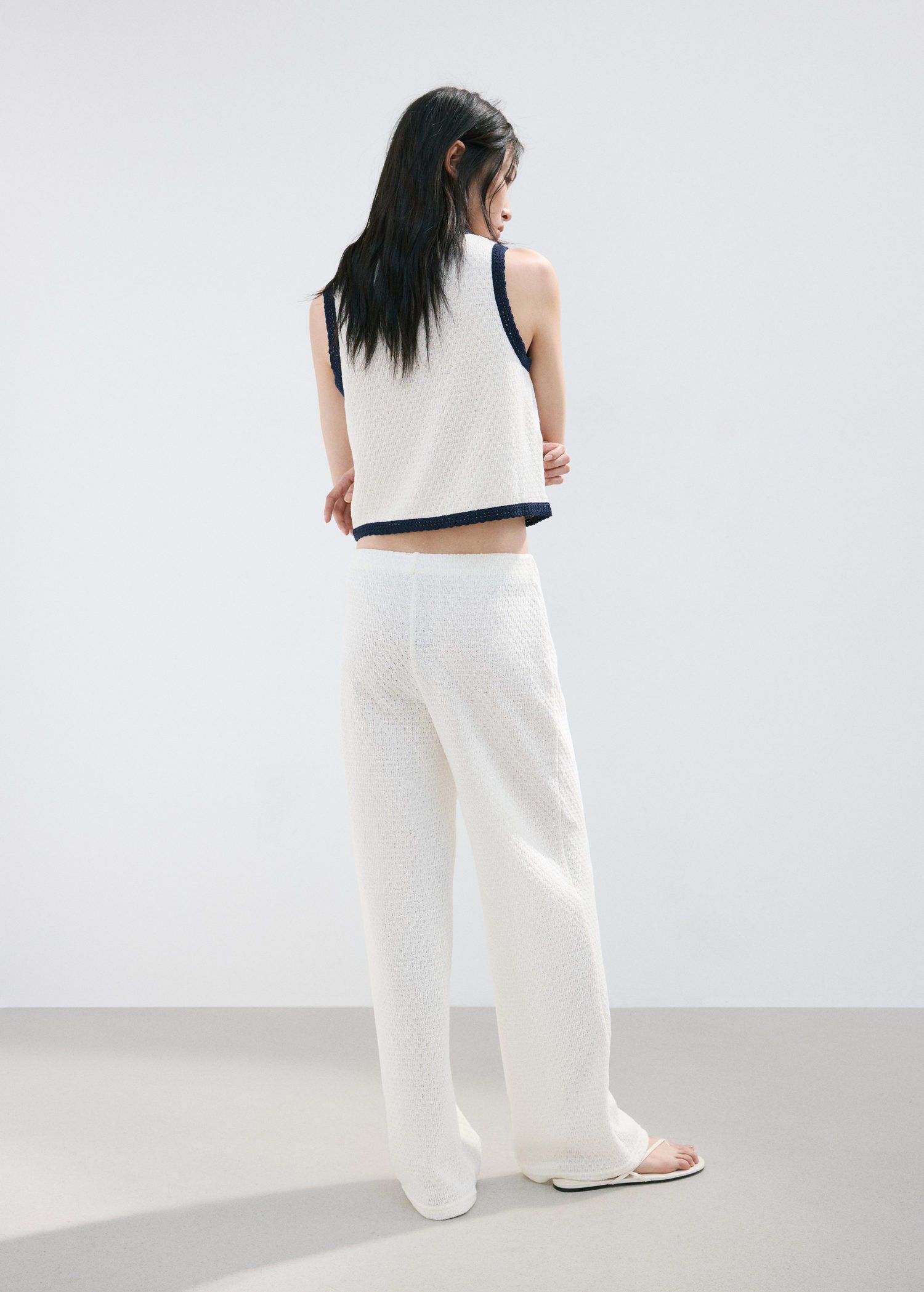 Straight knitted trousers