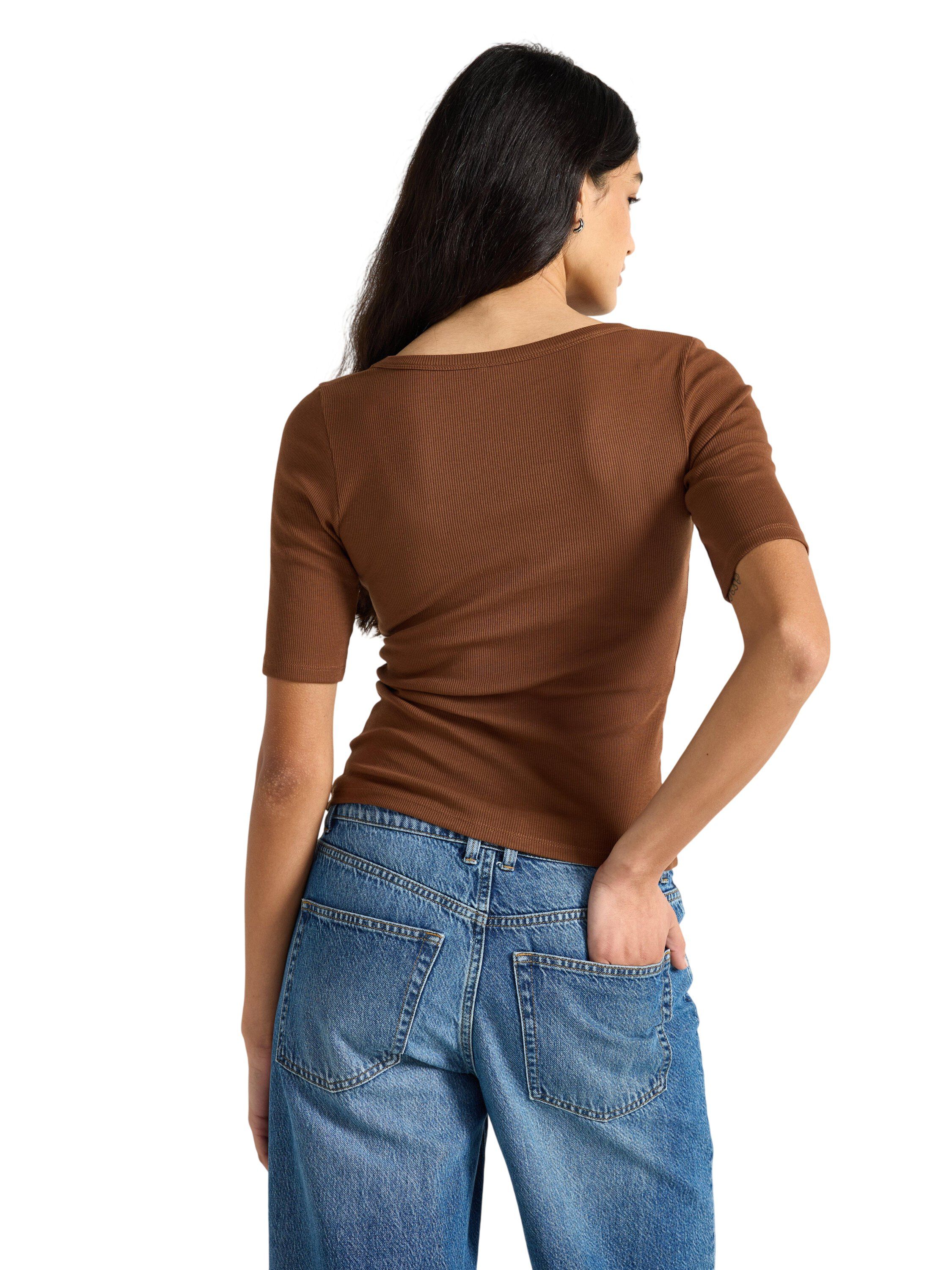 Ribbestrikket topp med korte ermer,