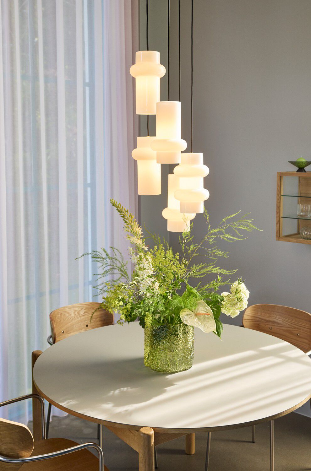 Pilule Pendant Up Shiny White