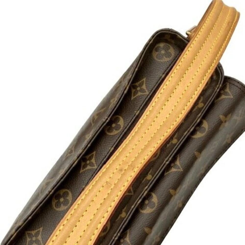 Louis Vuitton Shoulder Bags