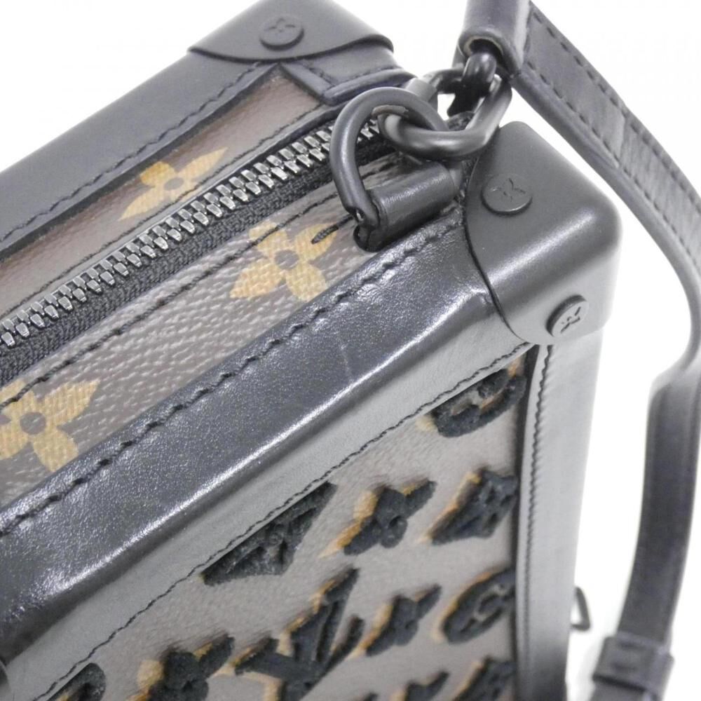 Louis Vuitton Shoulder Bags