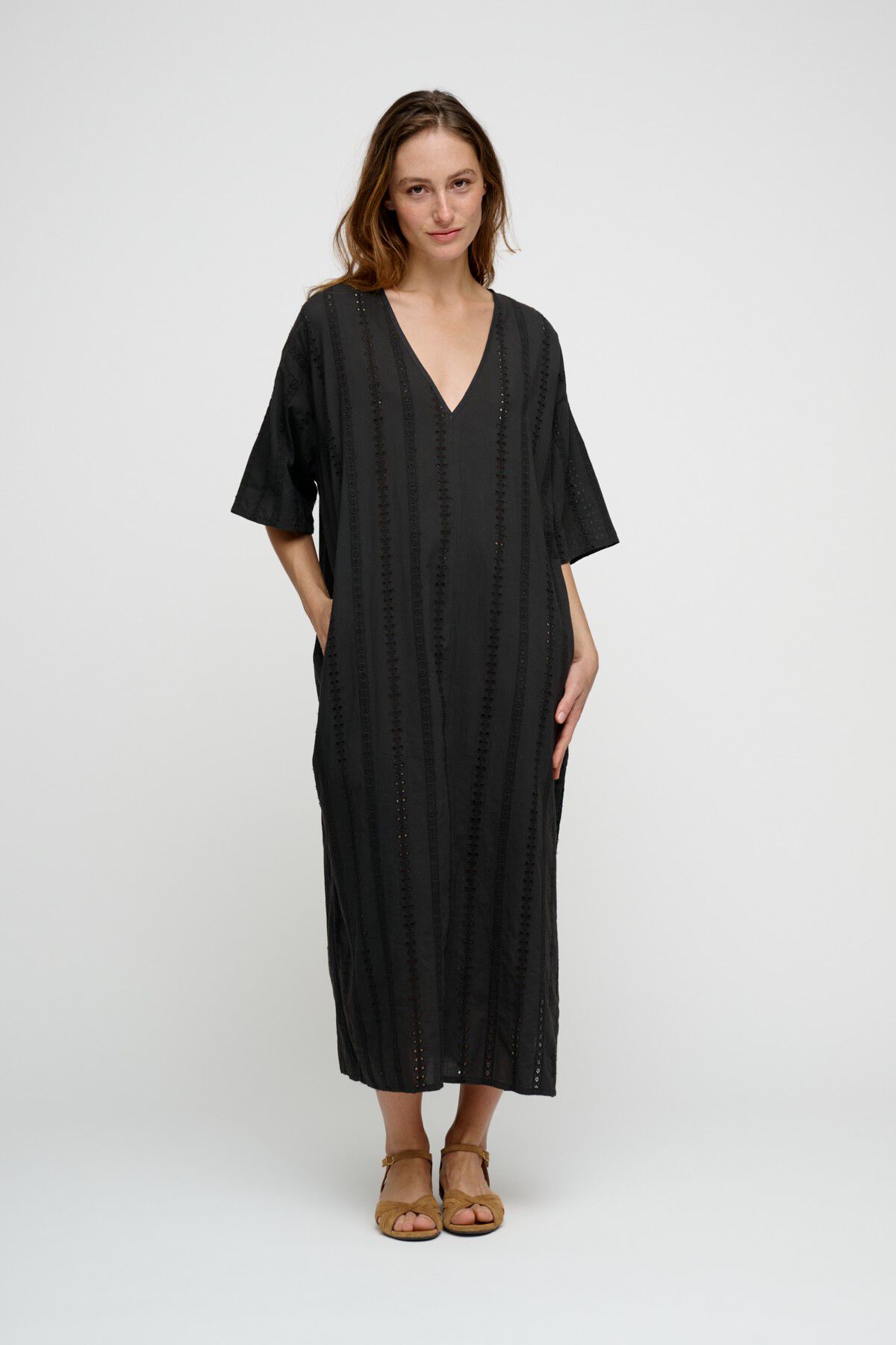 luma dress anglaise