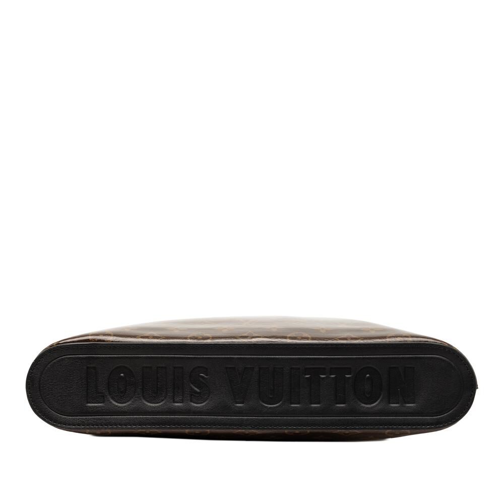 Louis Vuitton Clutch