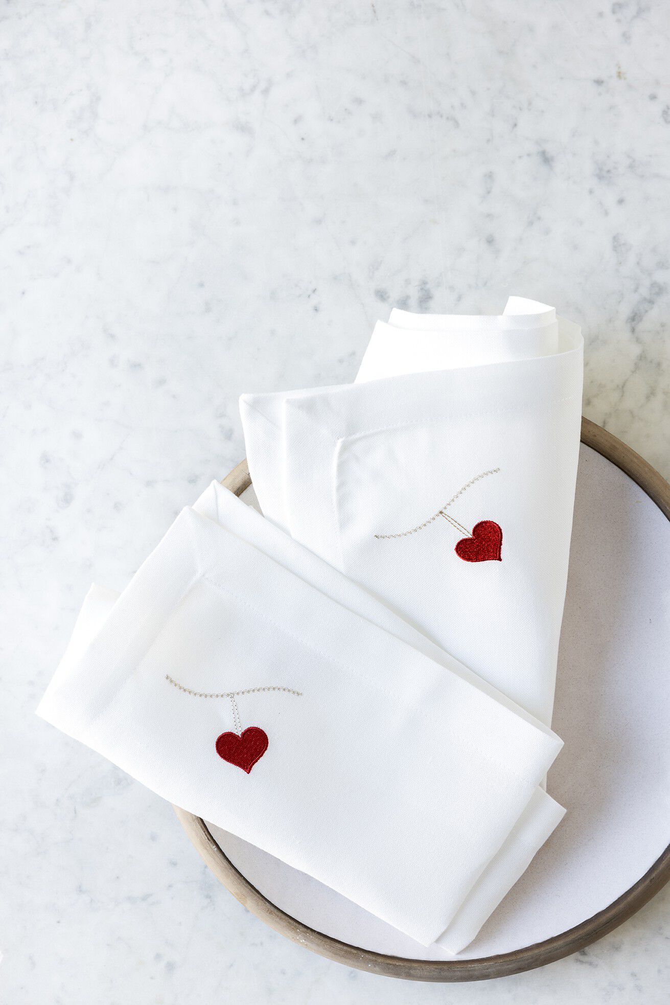 Stofserviet med Broderet Hjerte
