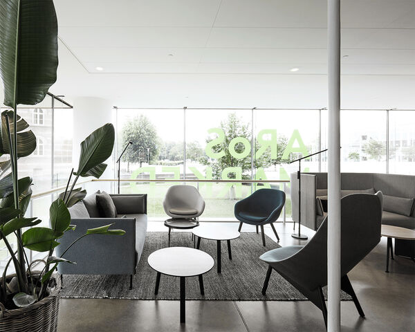 Bella Coffee-Ø45 x H39-Black water-