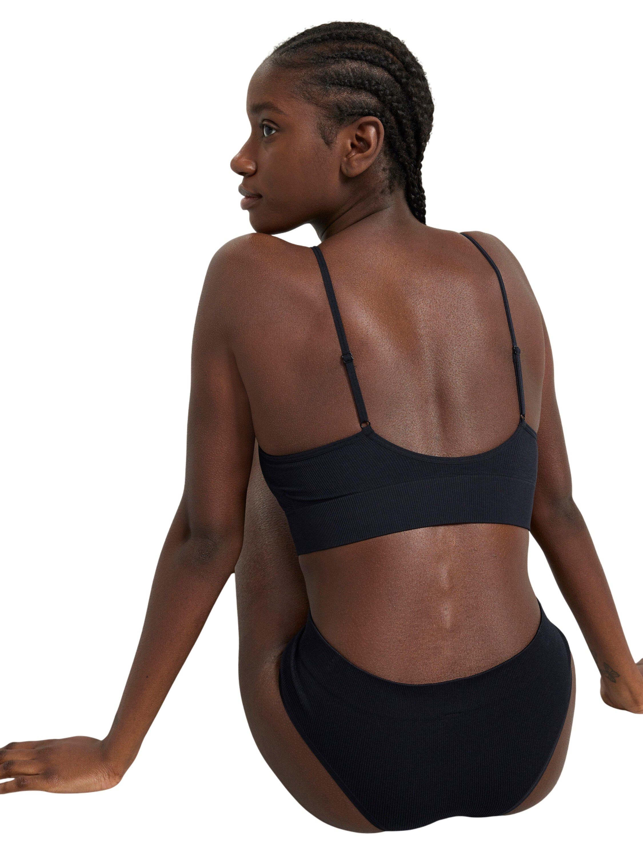 Mjuk ribbad bh utan s&ouml;mmar med v-ringning