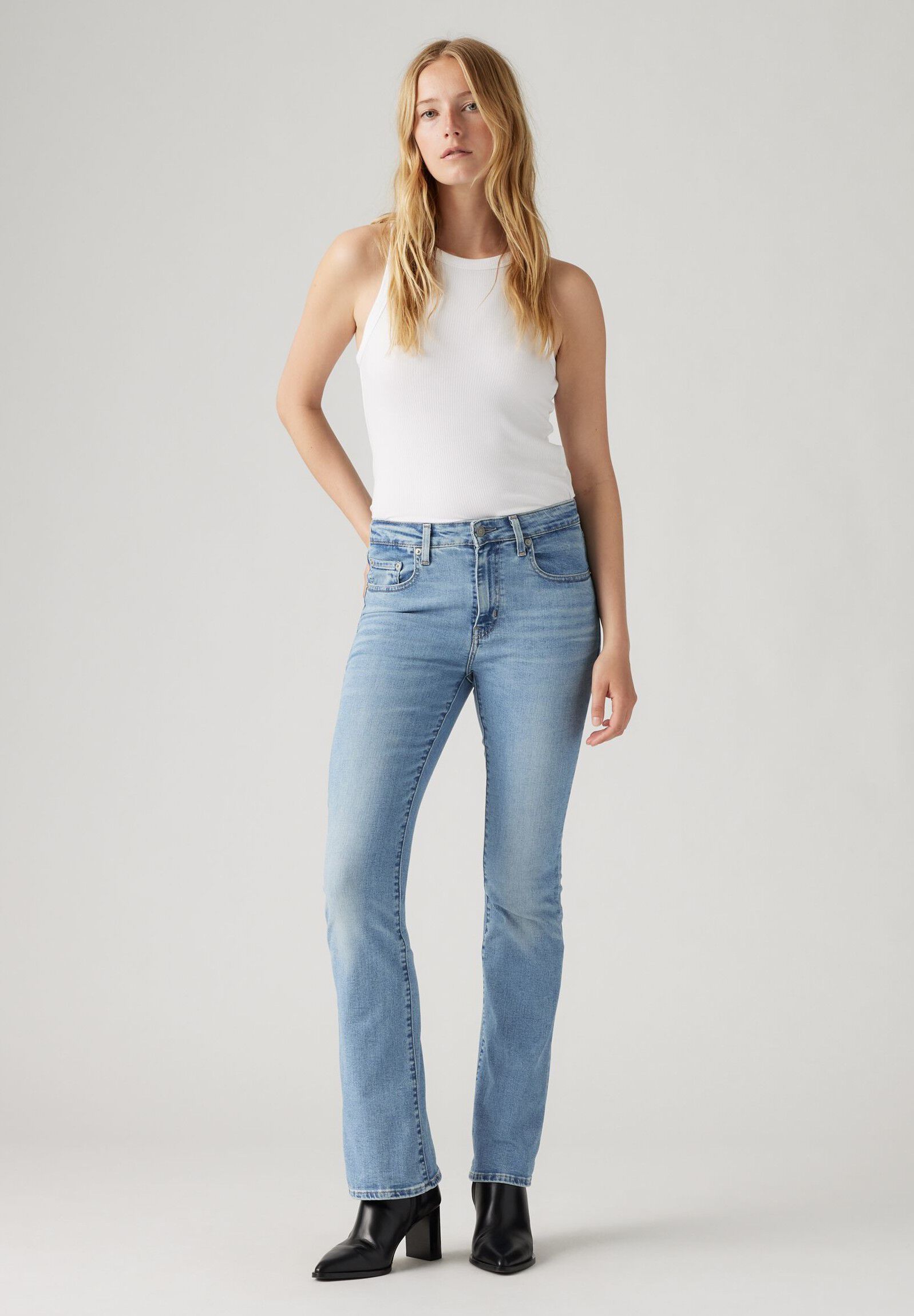 725 High Rise Bootcut Jeans
