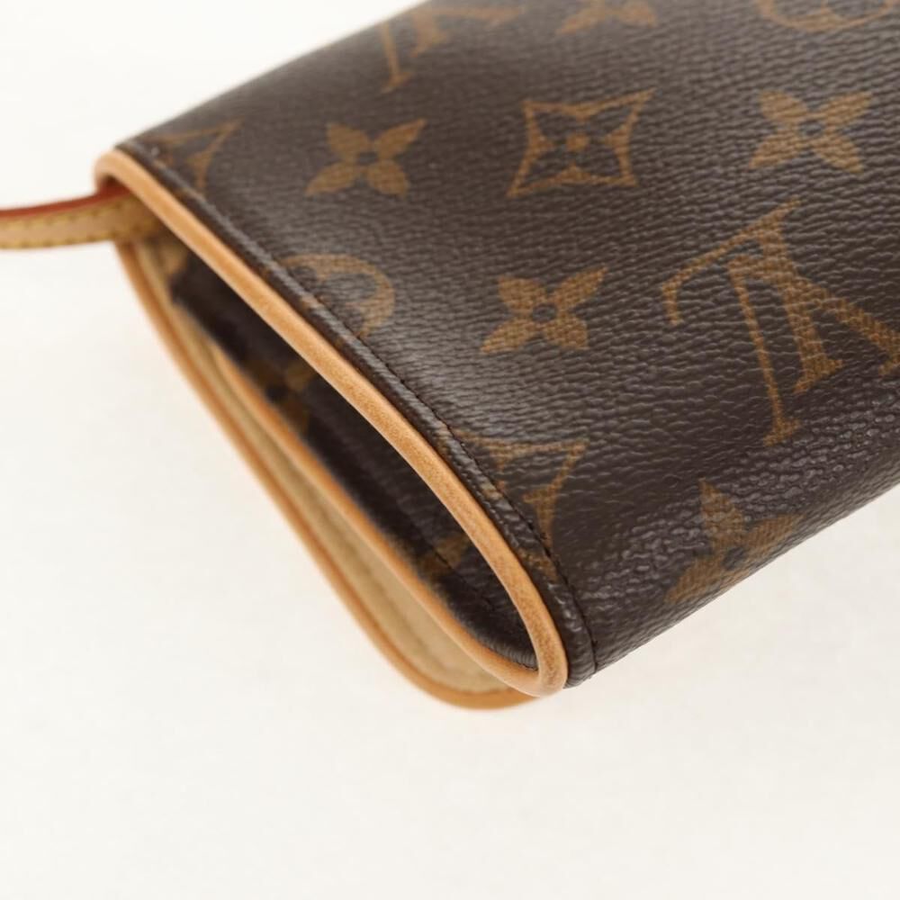 Louis Vuitton Shoulder Bags