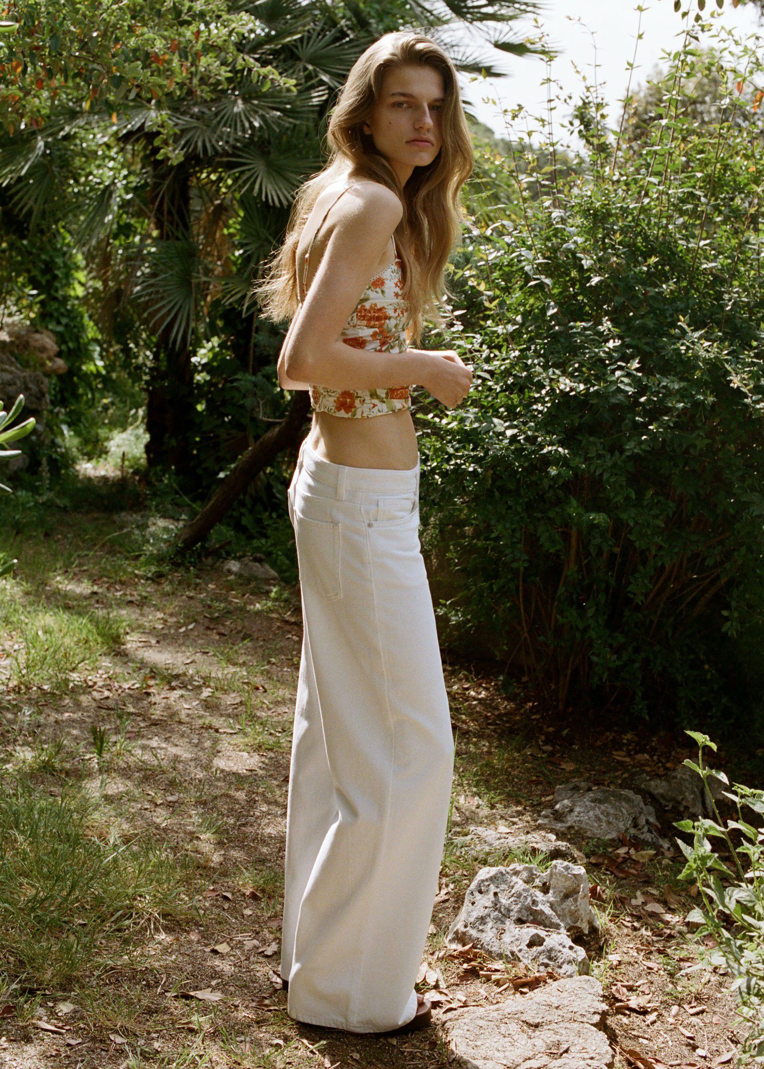 Low-rise wideleg jeans