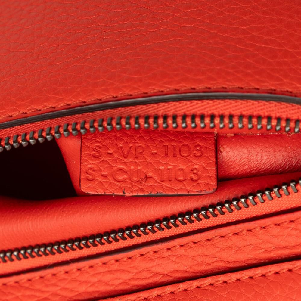 C&eacute;line Trapeze