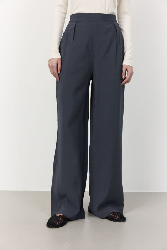 LR-KITTY 2 Bukser Sort