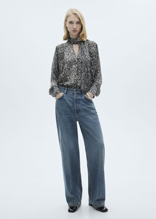 Leopard-print blouse with collar an
