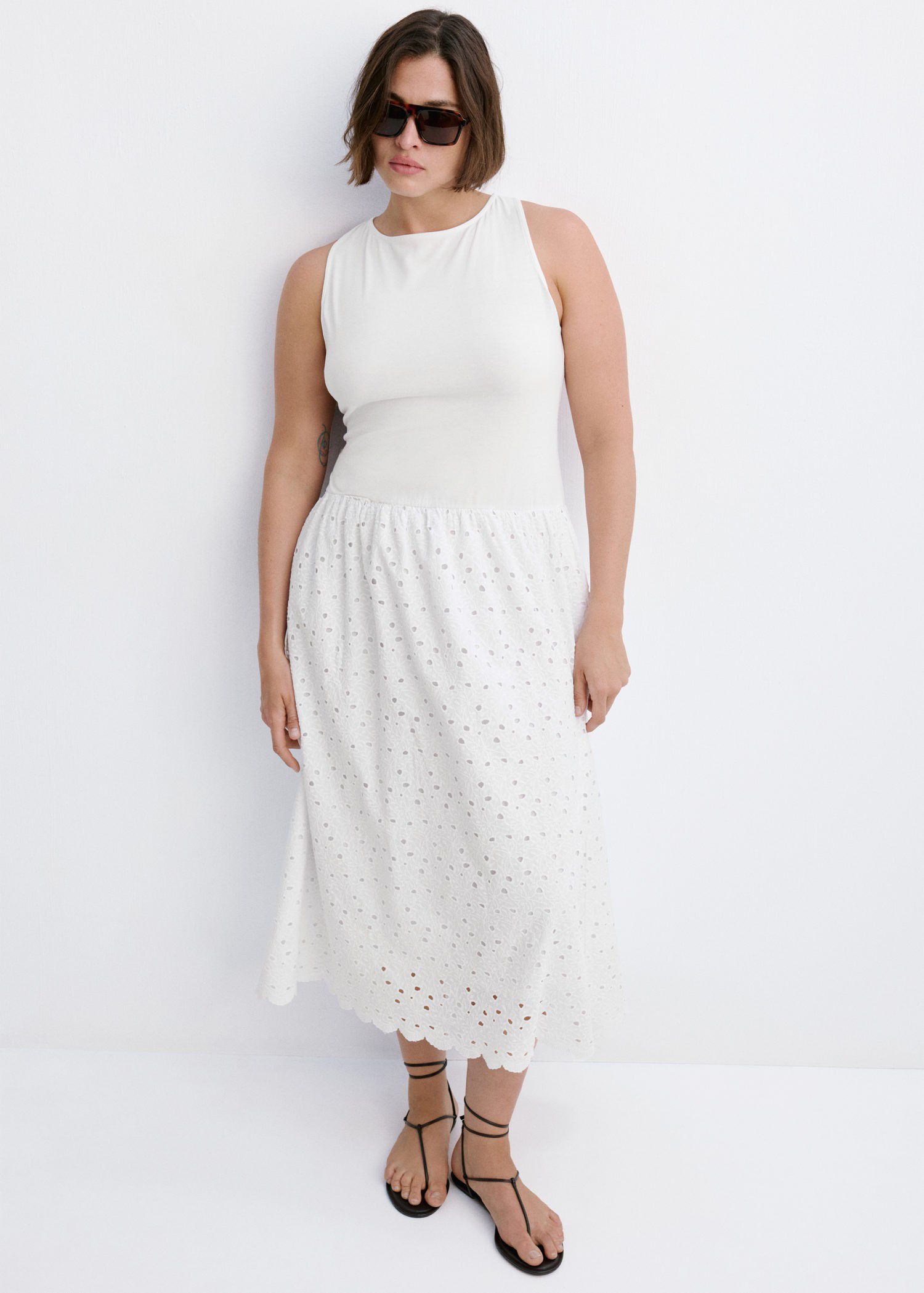 Embroidered lace flared dress