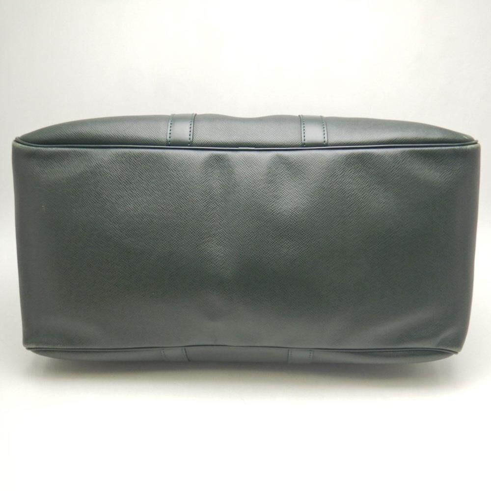 Louis Vuitton Taiga Kendall