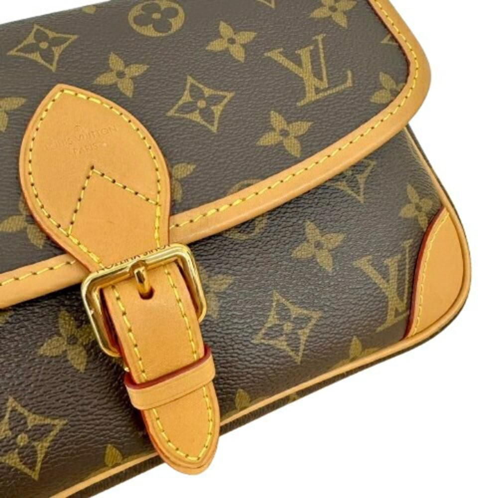 Louis Vuitton Shoulder Bags