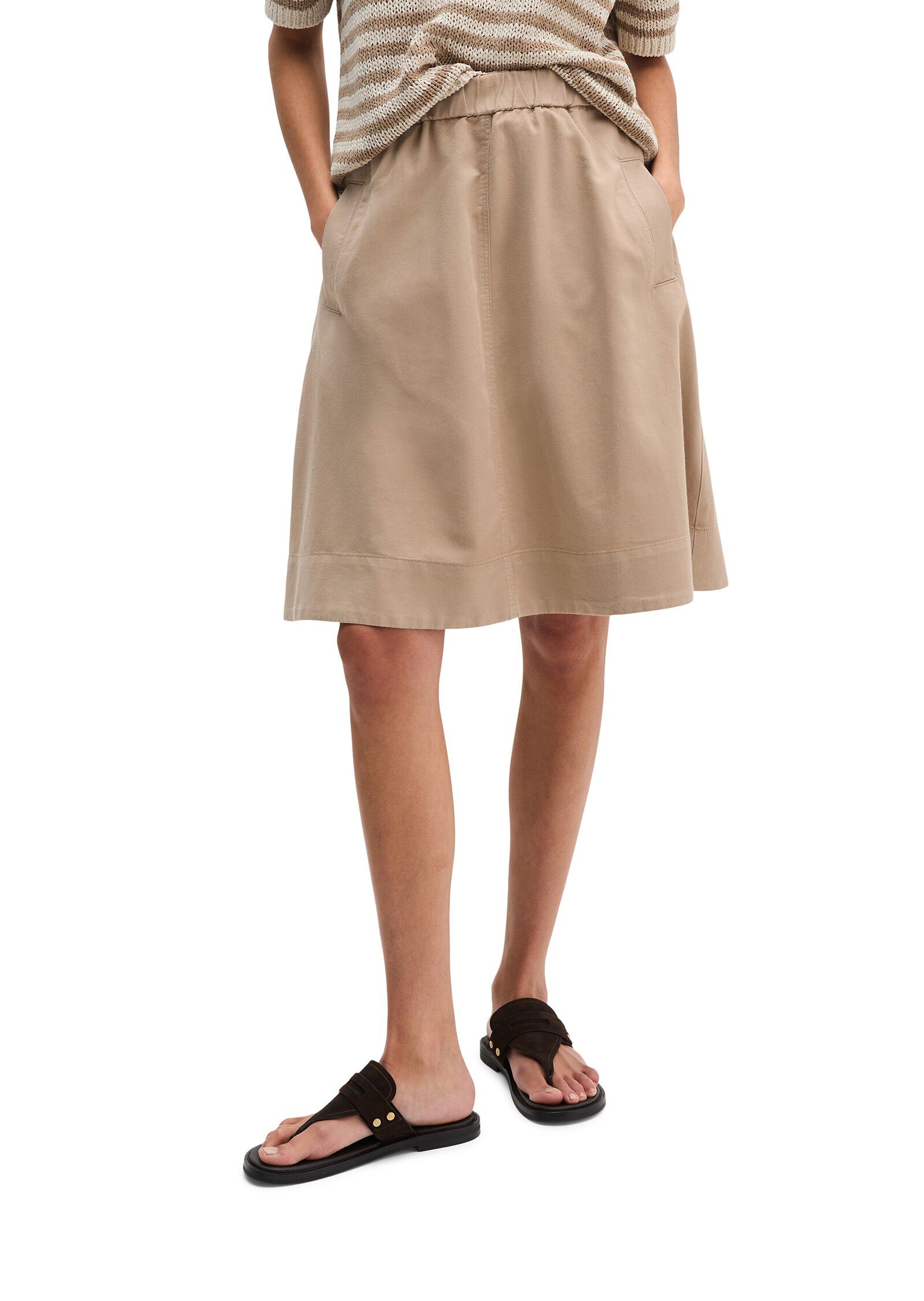 Skirt, A-line, welt pocket, elastic