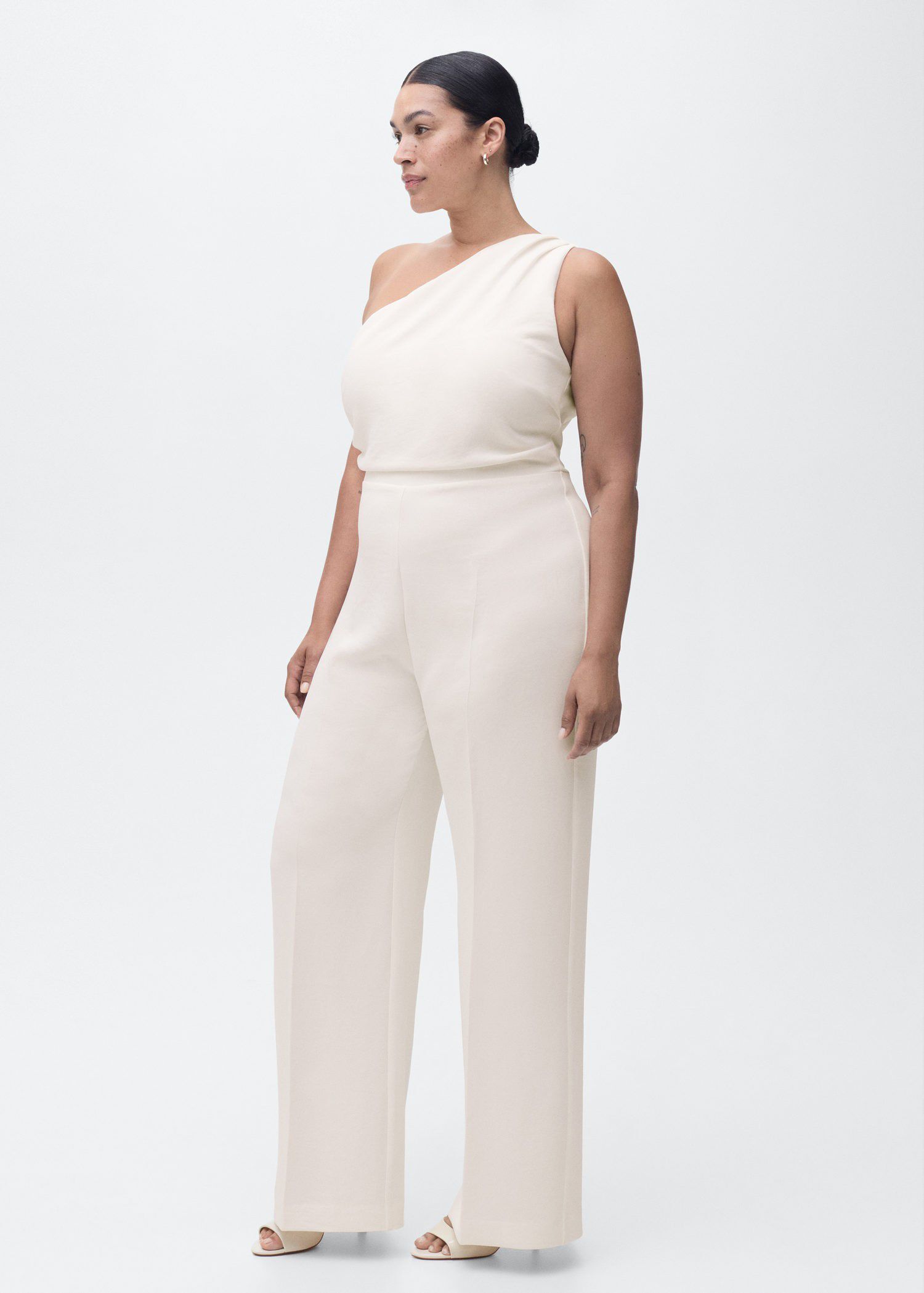 Long jumpsuit with asymmetrical nec