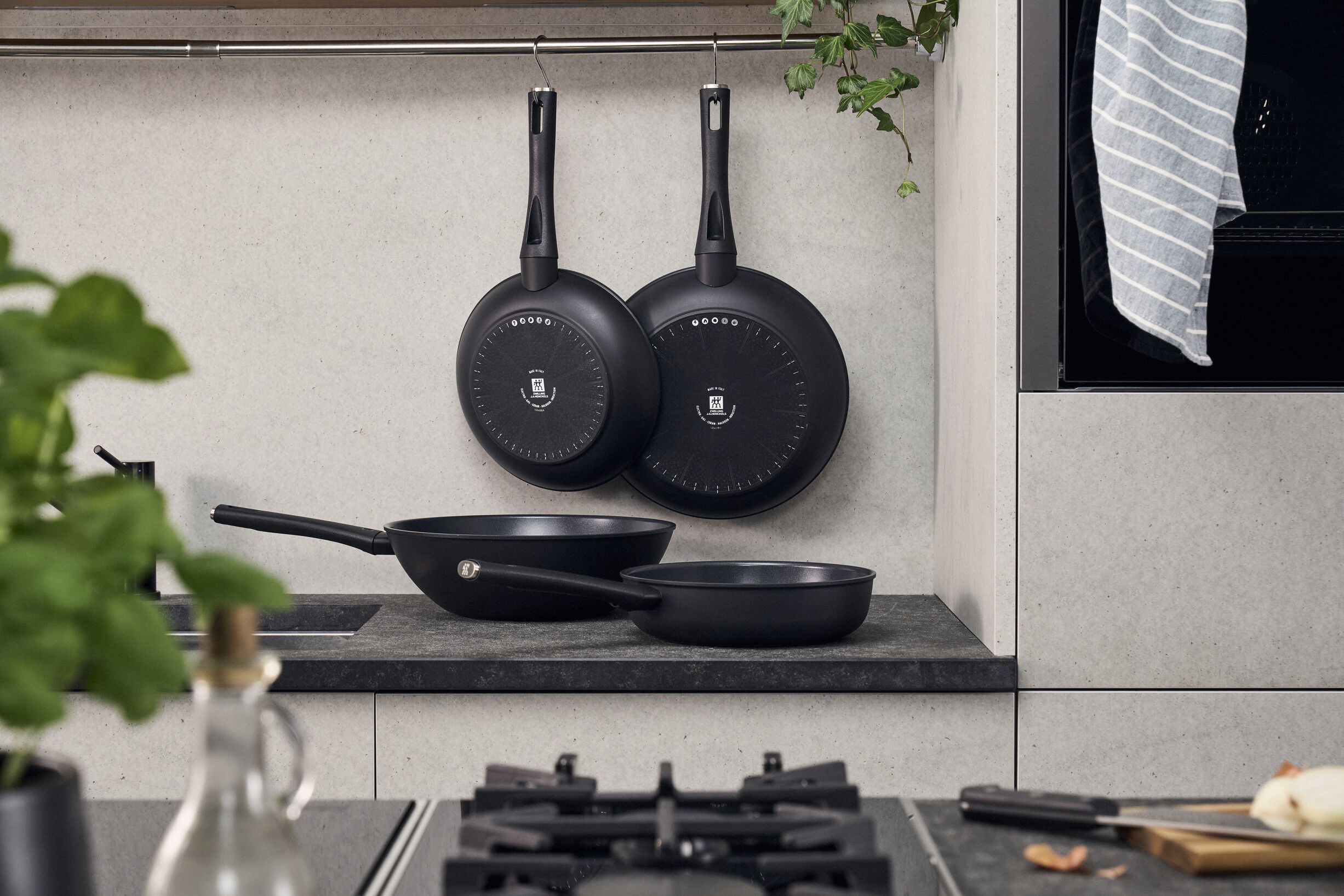 Madura Plus Ceramic Stekpanna, 28 cm, Aluminum, Titanf&ouml;rst&auml;rkt keramis