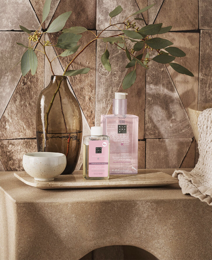 The Ritual of Sakura Concentrated Refill Hand Wash 100ml