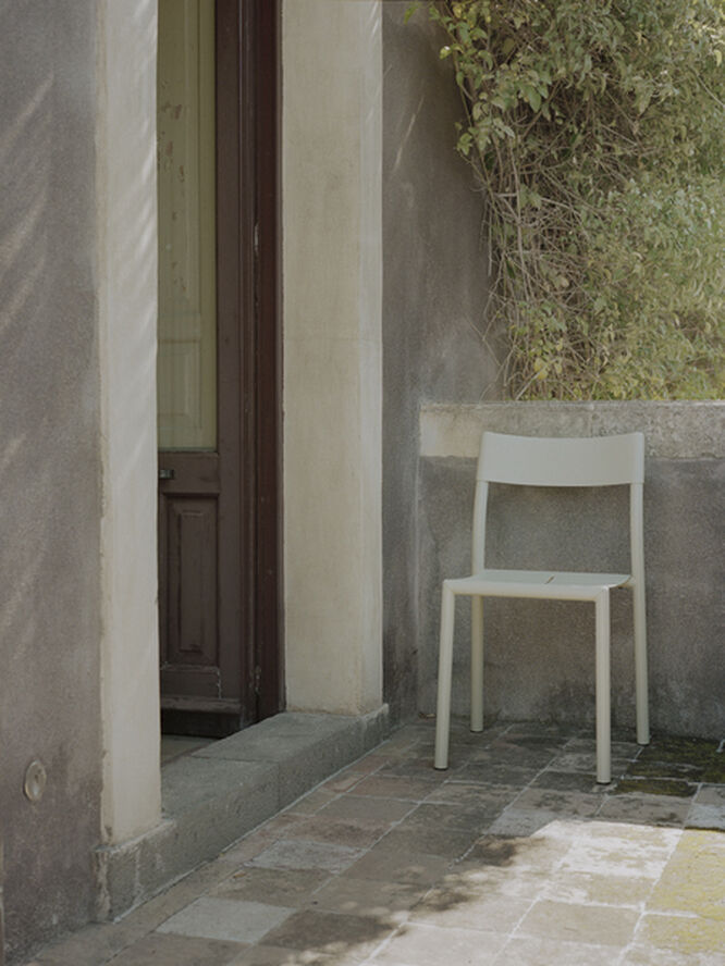 May Chair, Outdoor, Steel, Light Grey