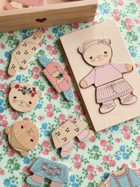 WOODEN TEDDY DRESS UP PUZZLE