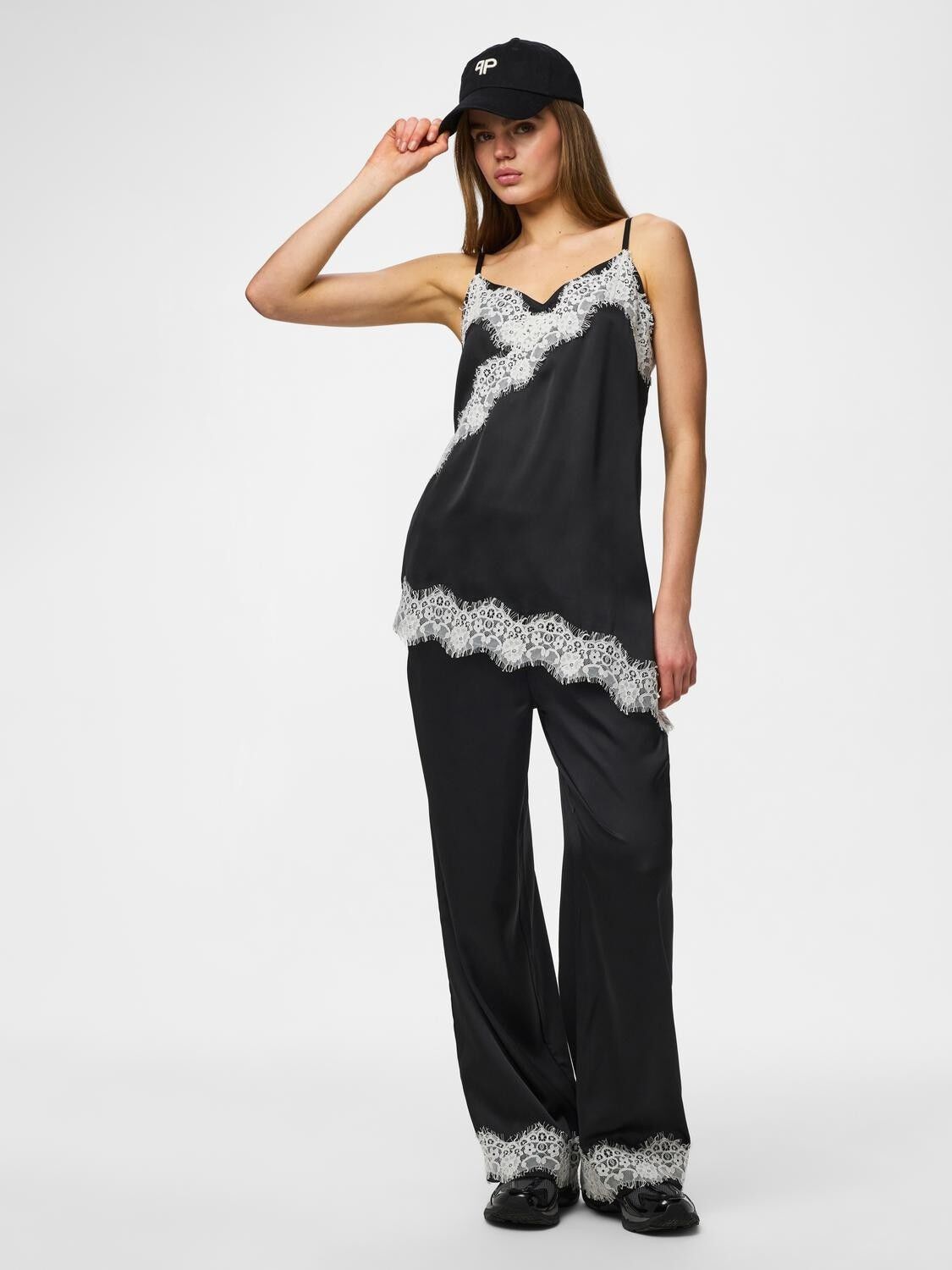 Pcariel Assymetric Lace Top D2D Pp Bc