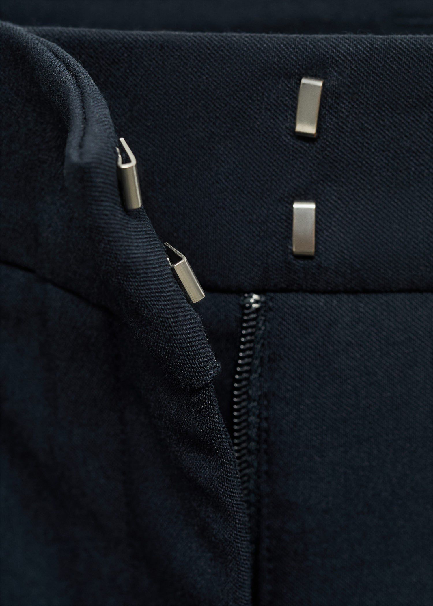 Straight-cut crop trousers