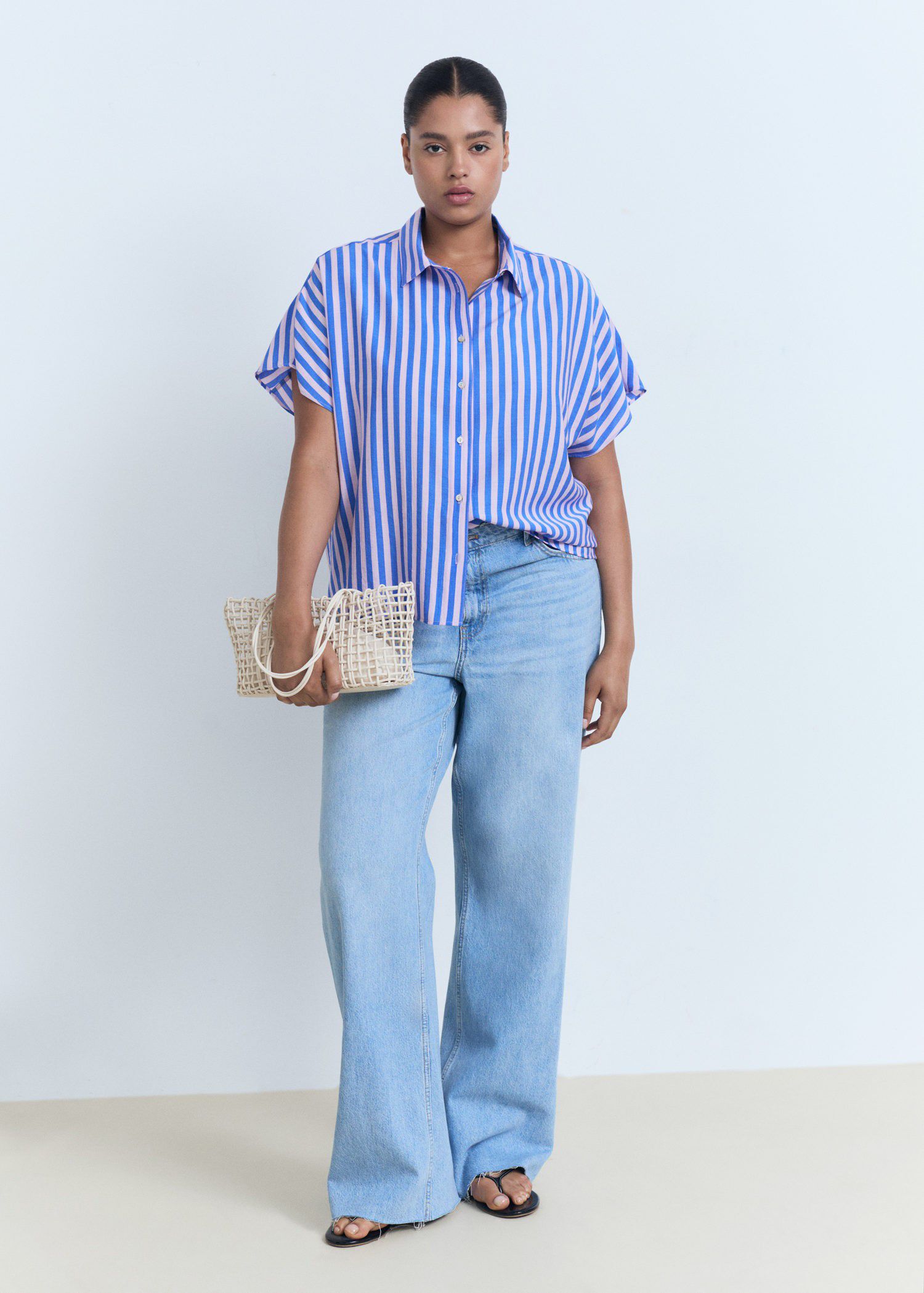 Short sleeve striped shirt