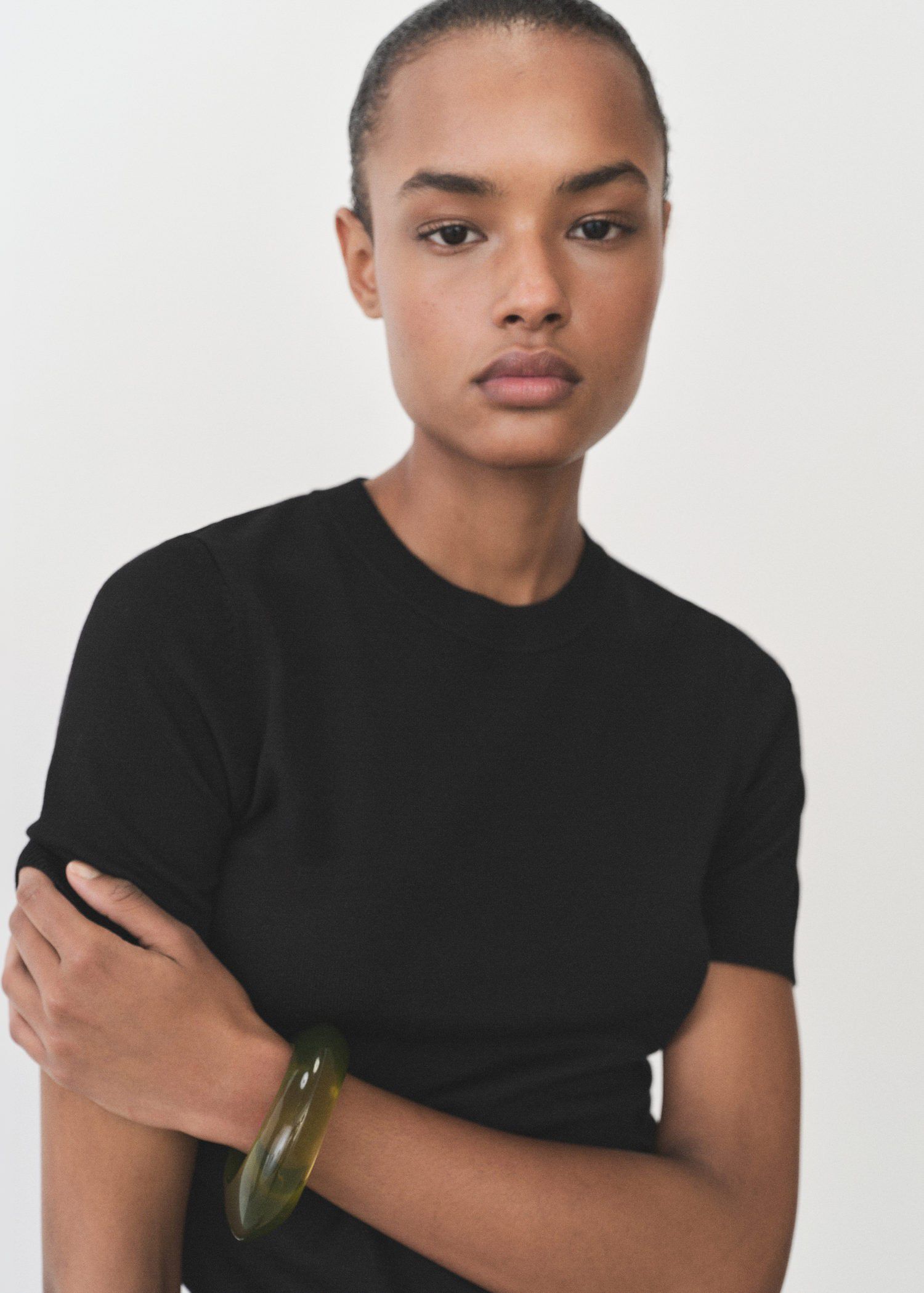 Short-sleeved fine-knit sweater