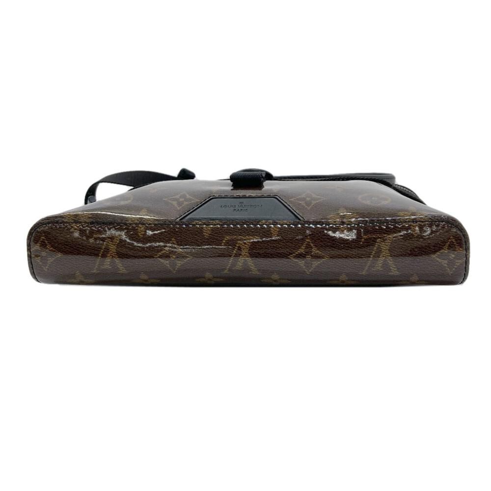 Louis Vuitton Shoulder Bags