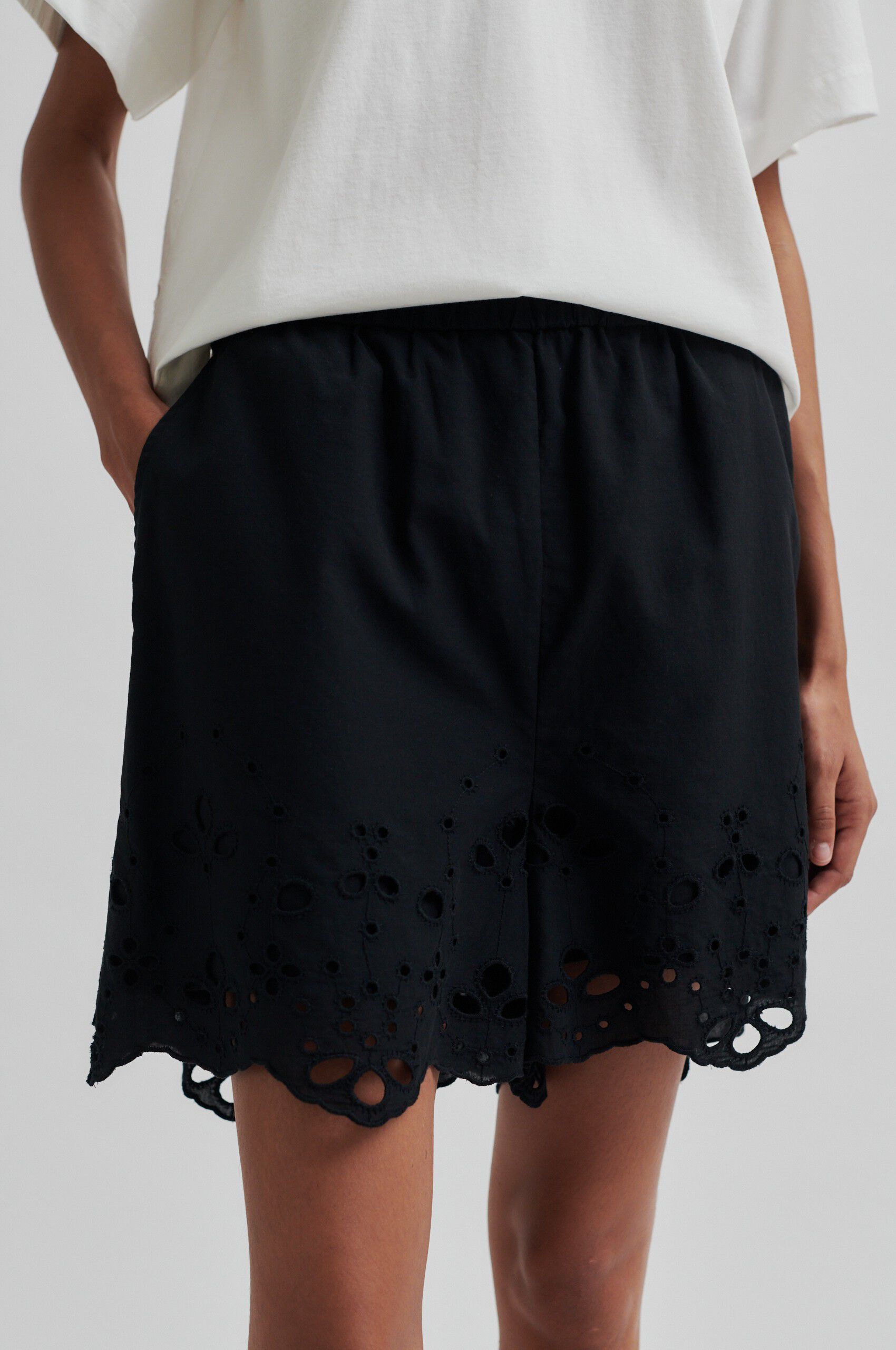 Limona Shorts