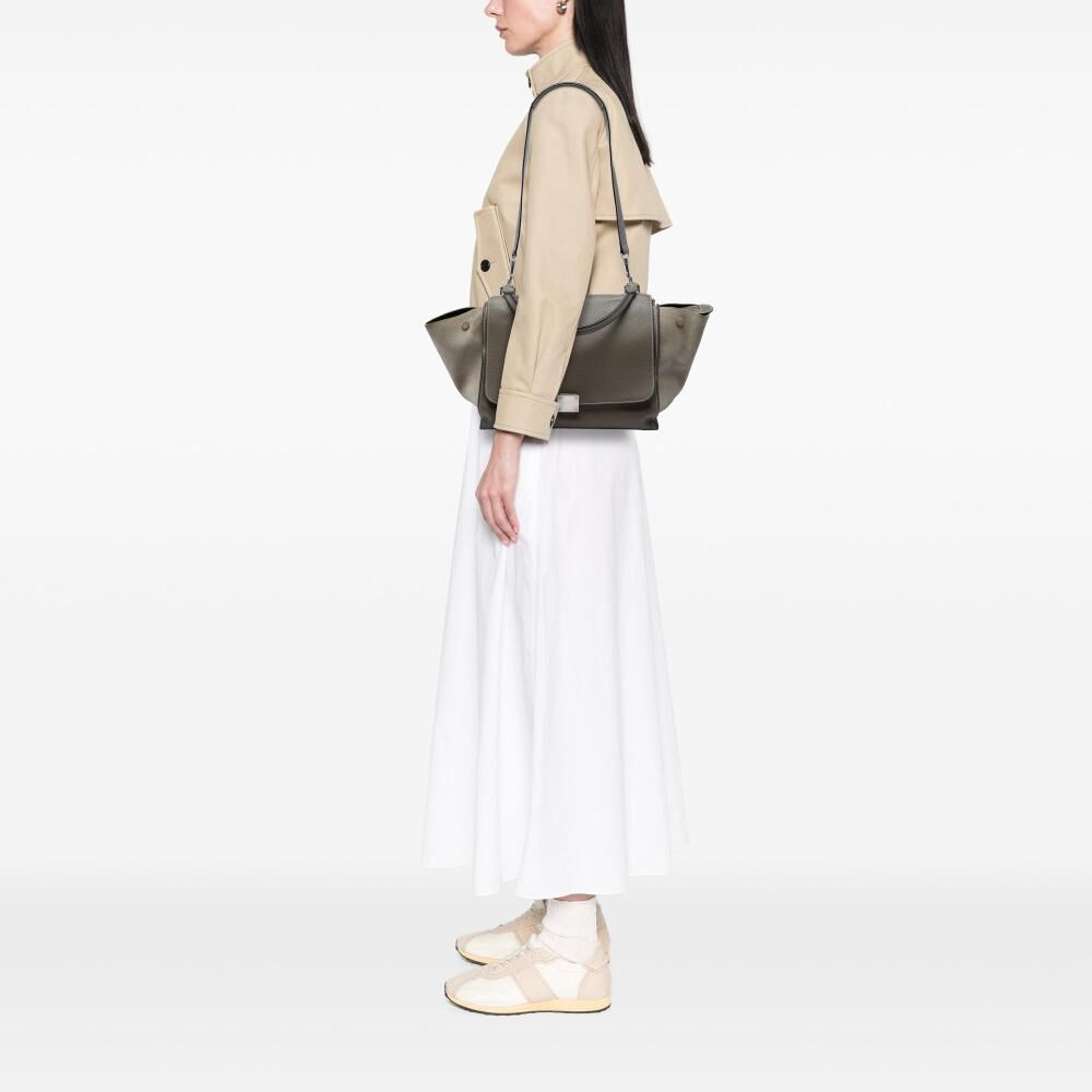 C&eacute;line Trapeze