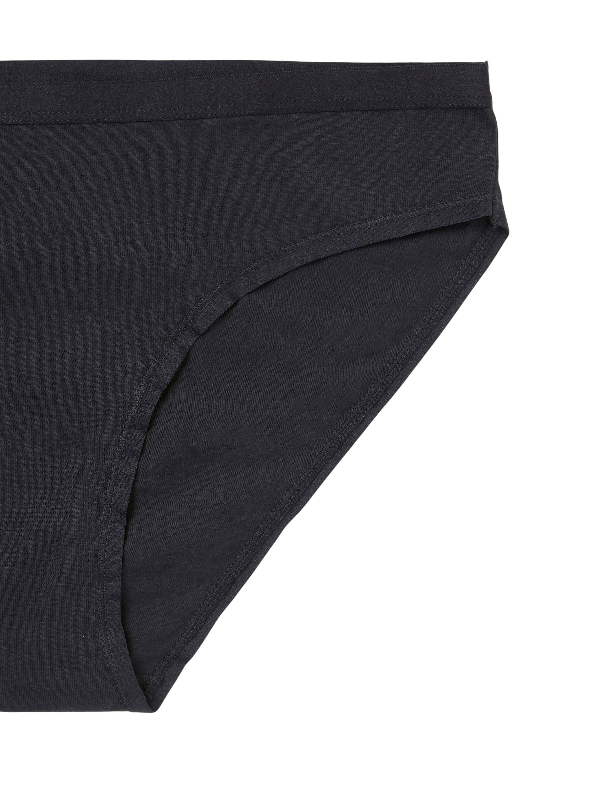 Bikinitrosor med normal midja