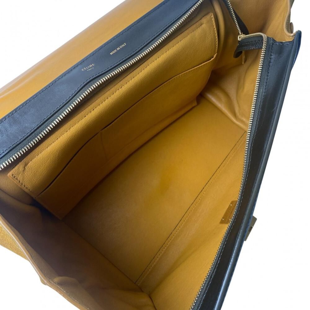 C&eacute;line Trapeze