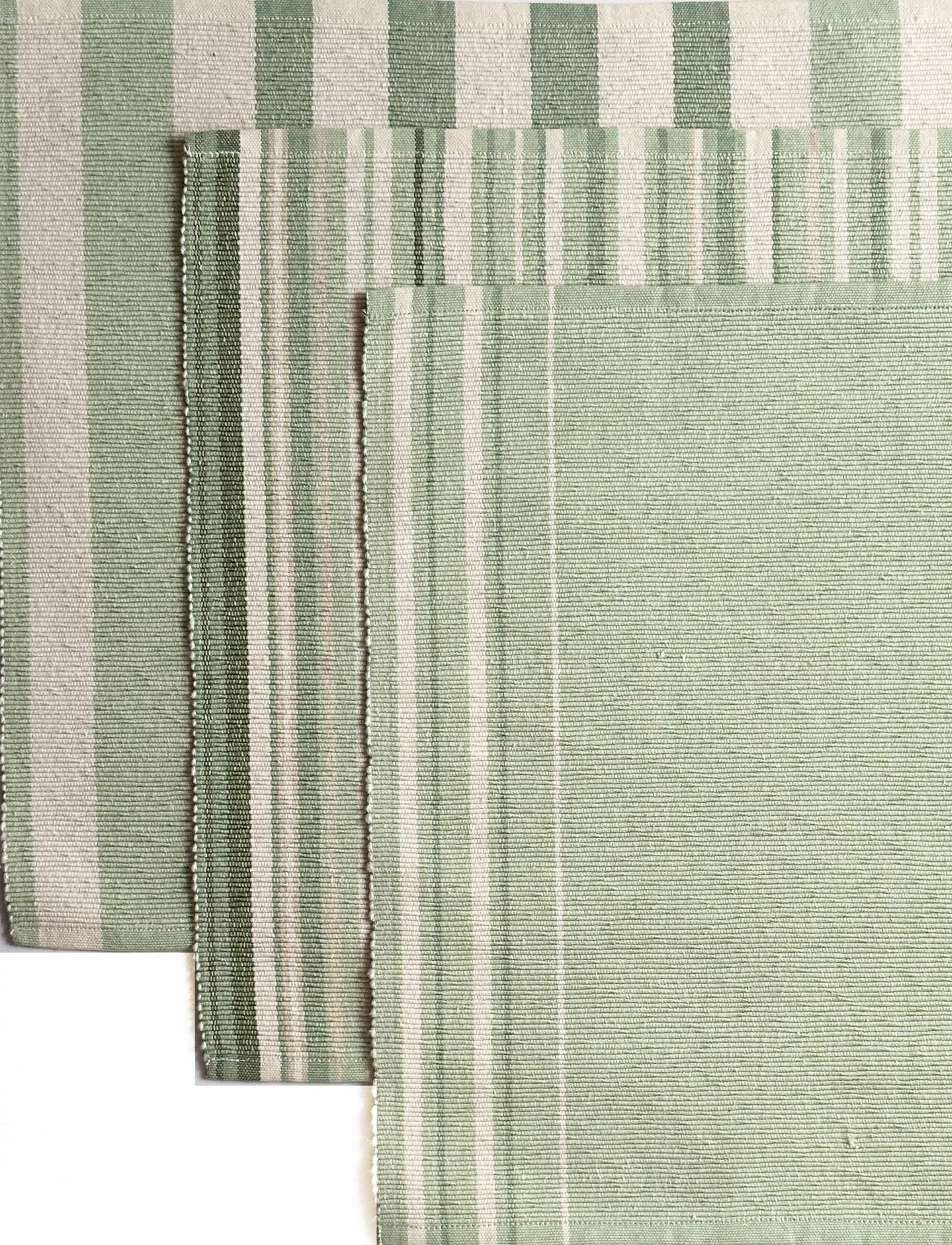 Vibeke Klint bordstablett neutral linje 33x48 cm green