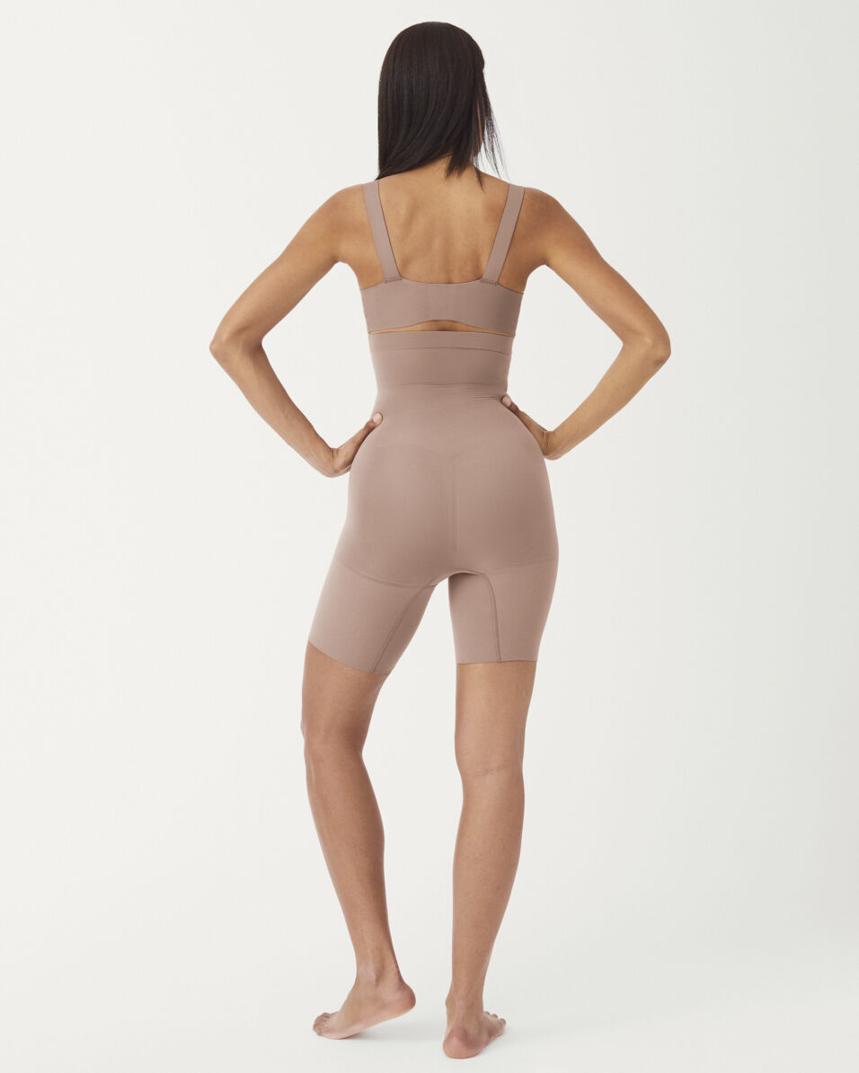 EVERYDAY SHAPING HW SHORT