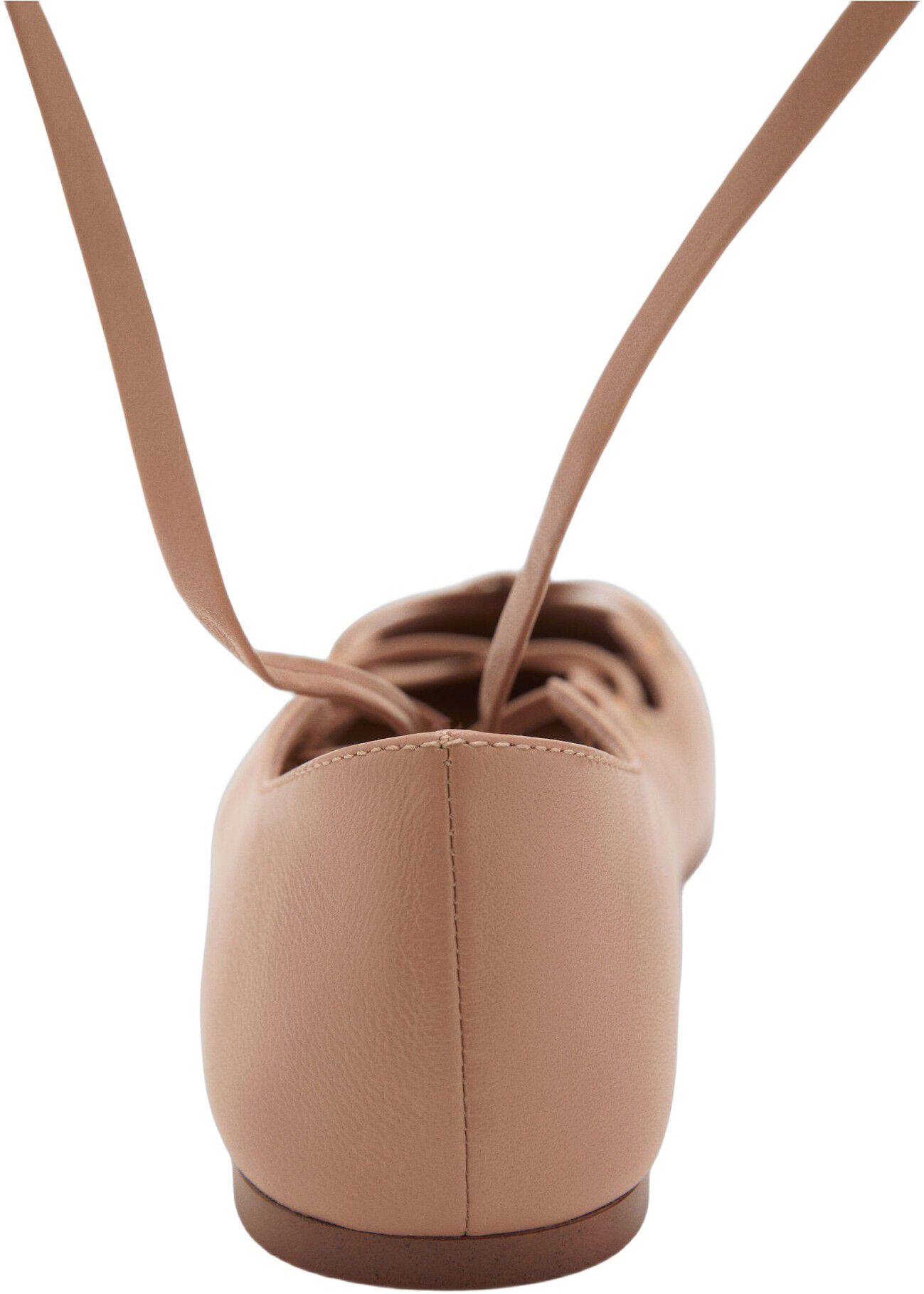 Leather ballerina with crossed stra