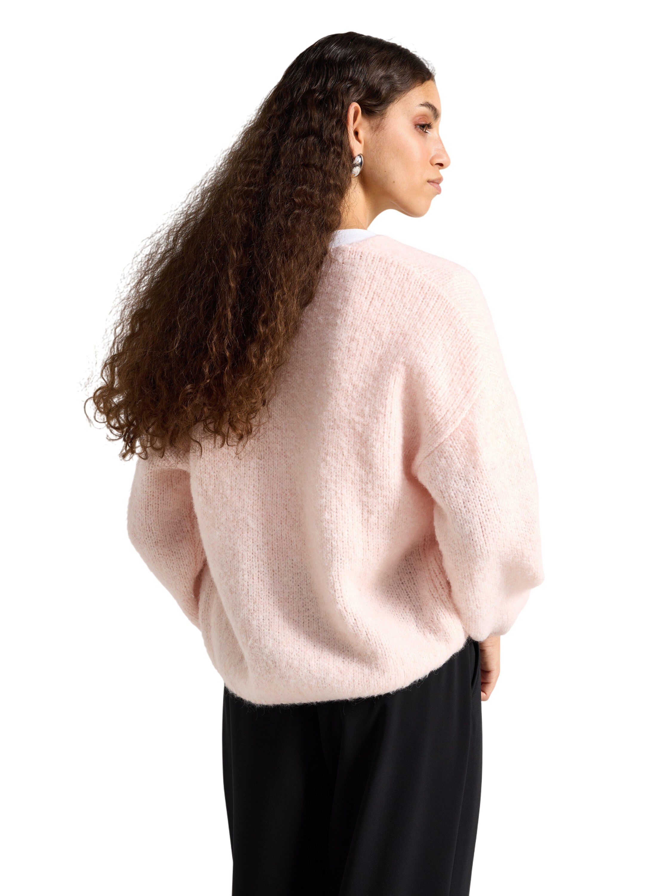 Soft and cosy knitted cardigan with
