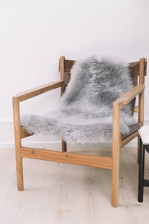 90cm-up New Zealand Sheepskin, Long Wool Light Grey 90x60