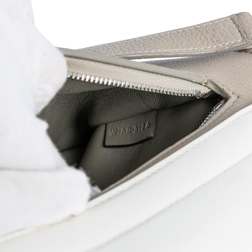 C&eacute;line Trapeze