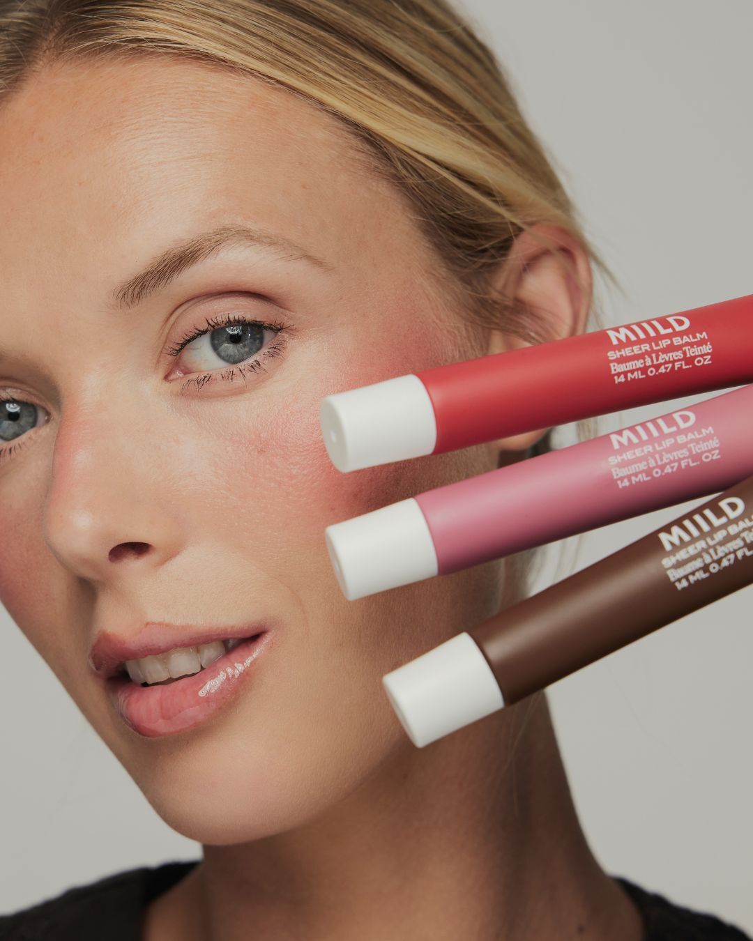 Sheer Lip Balm 02 Berry Beam