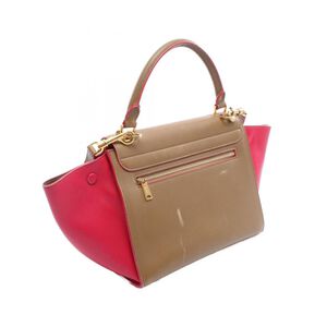 C&eacute;line Trapeze