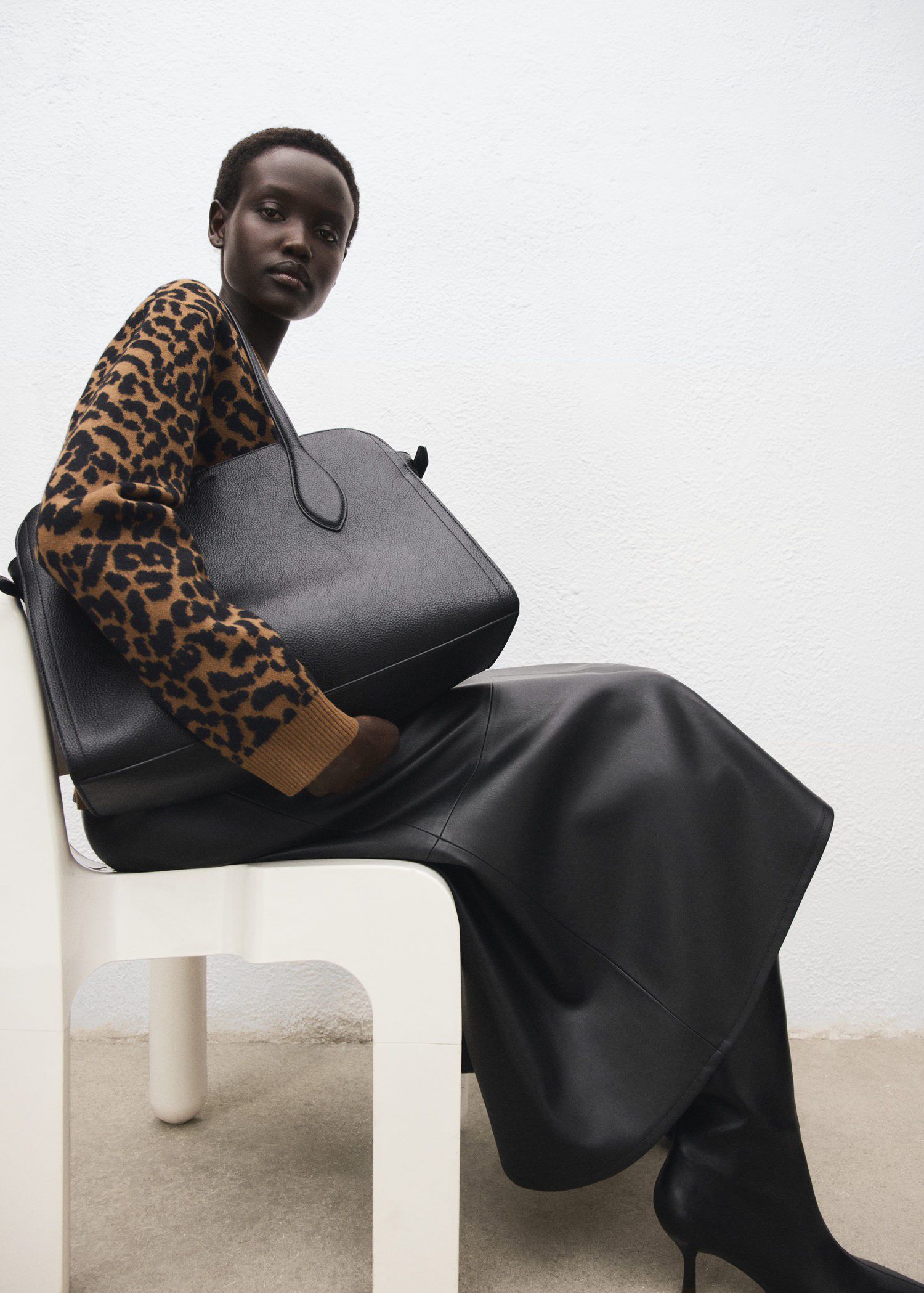 Leopard-print knitted sweater