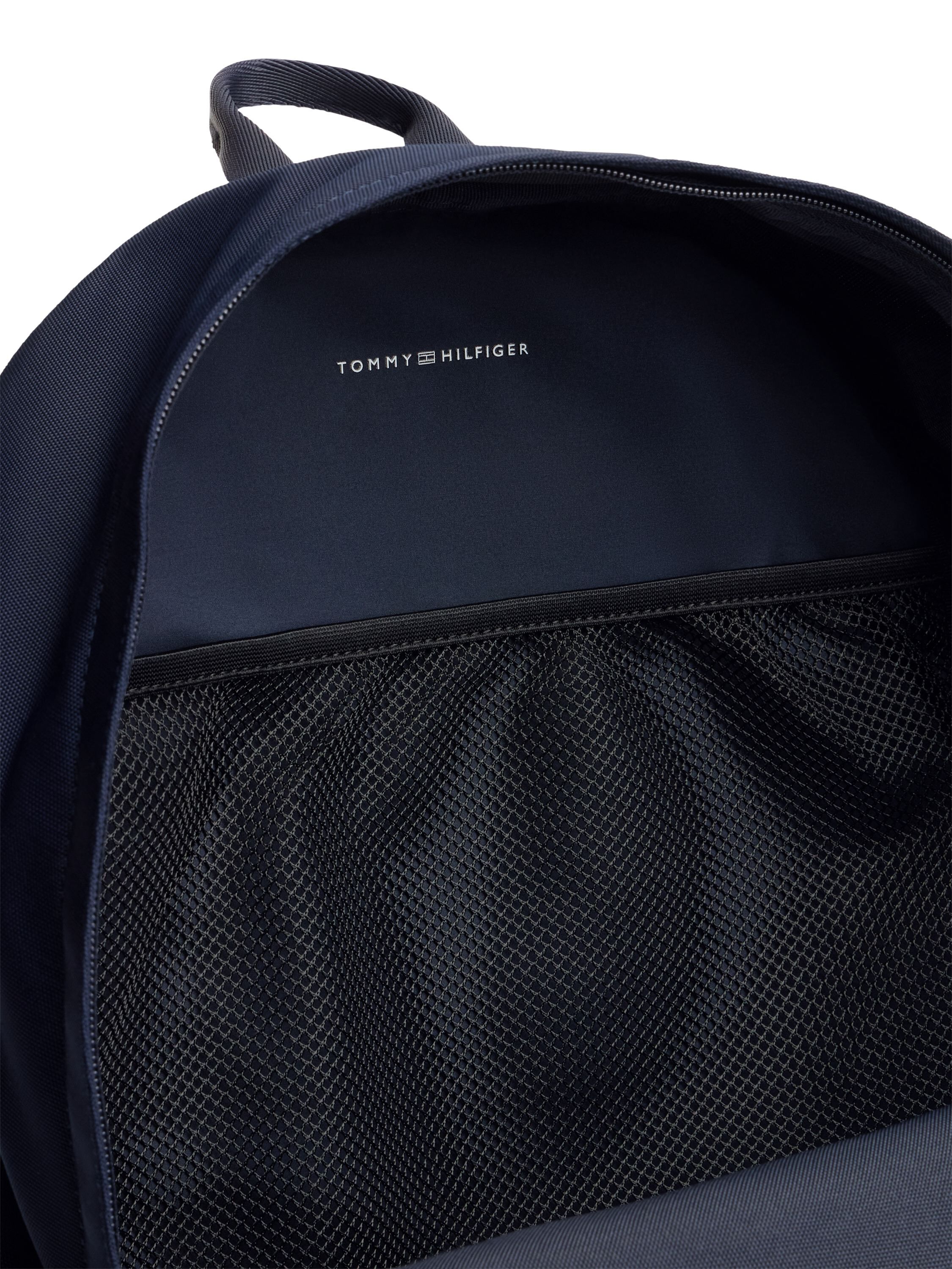 ESSENTIAL FLAG BACKPACK