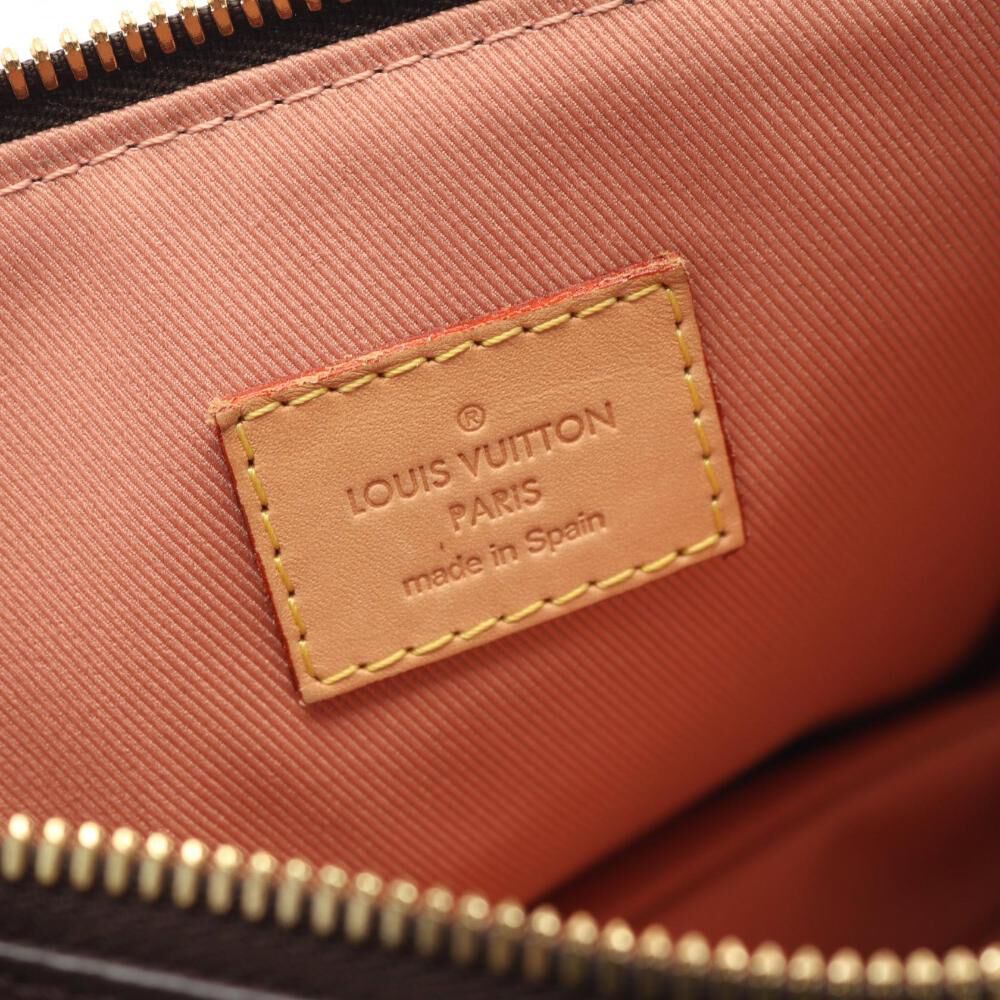 Louis Vuitton Shoulder Bags