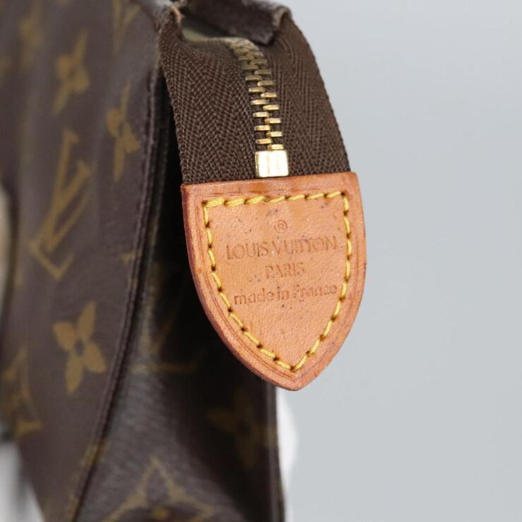 Louis Vuitton Poche Toilette