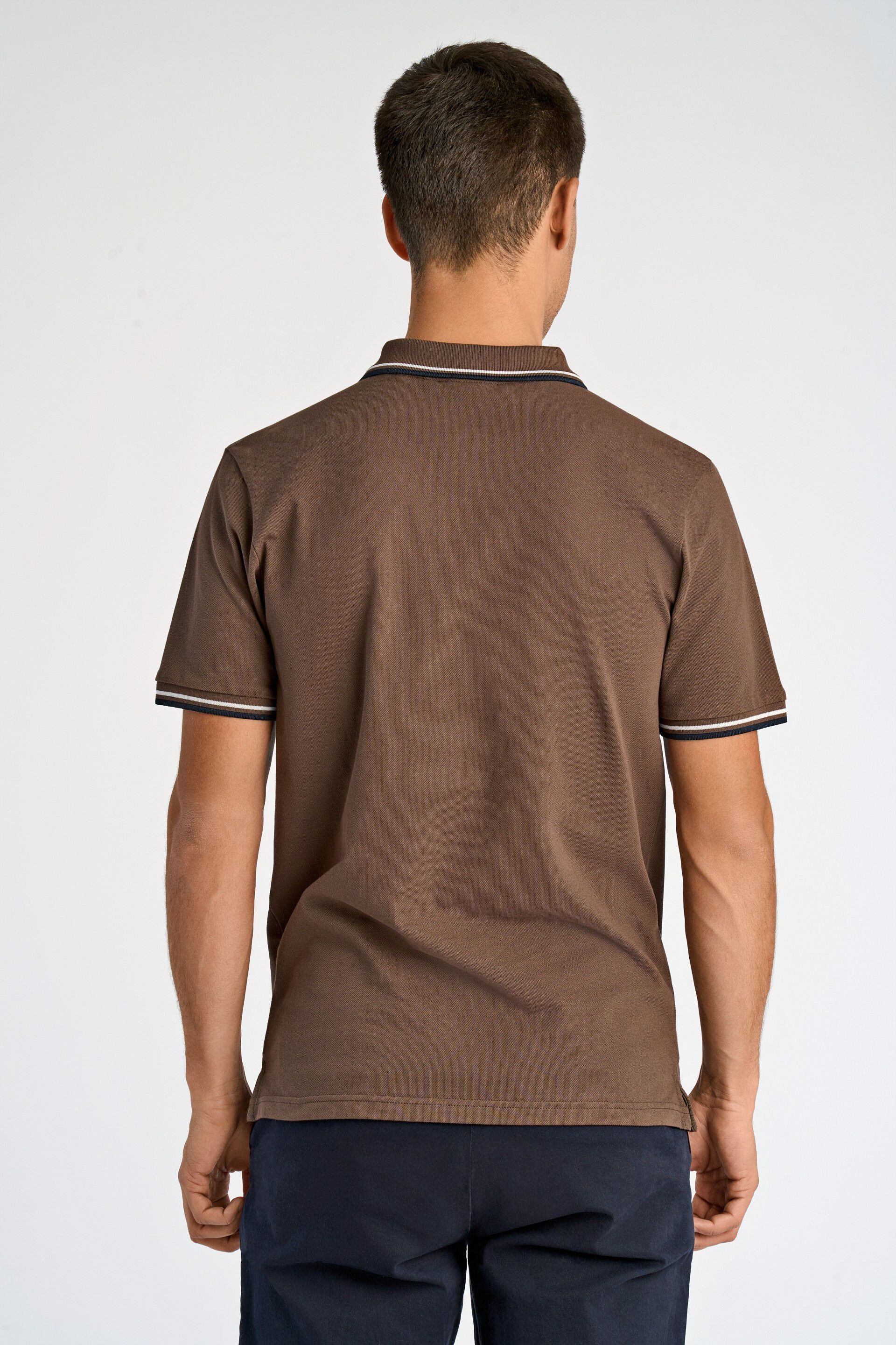 Polo shirt w. contrast piping