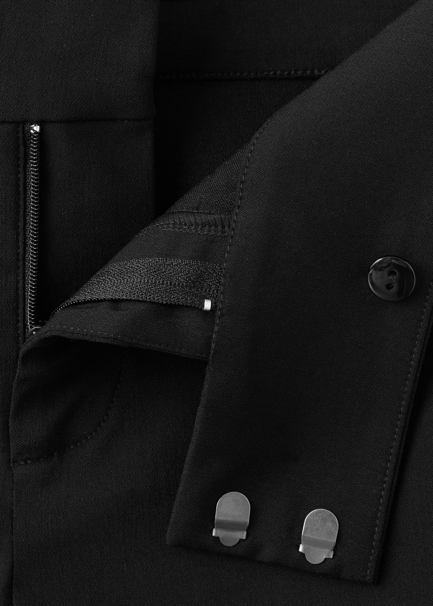 Straight-leg trousers with belt loo