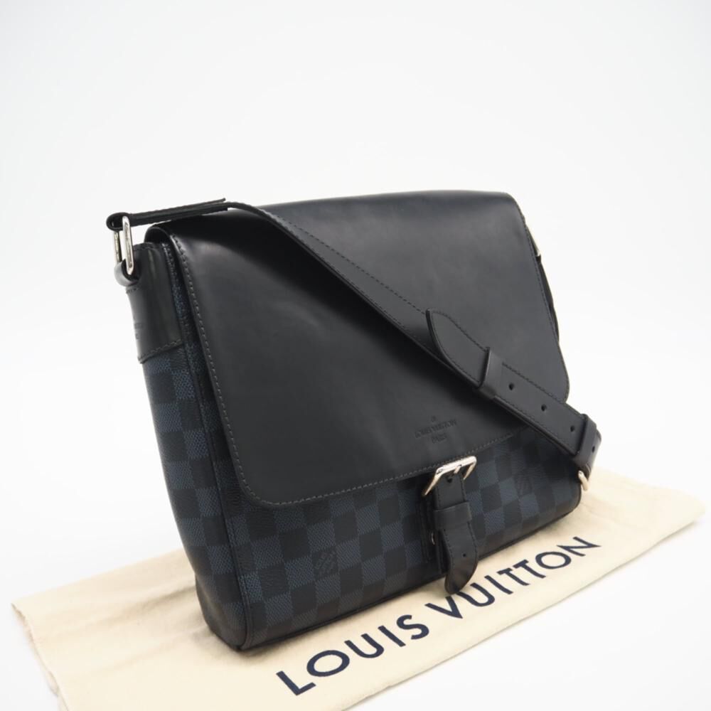 Louis Vuitton Shoulder Bags